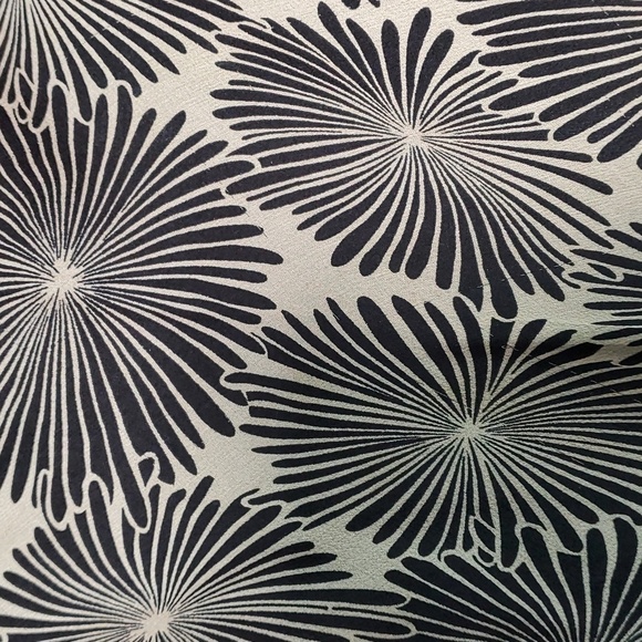 RAFELLA 100% SILK SKIRT. Geometric flower print. Size 10. Flowing look. Y2K - Picture 2 of 10